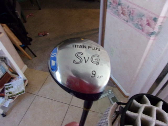 Club de mujer de calle SVG 9 23 Titan Plus 30 grados Foto 2 de 4