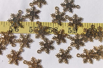 26x19x2mm Snowflake Jewelry Making Pendant,Charm Antique Golden Color 20pcs/RS38