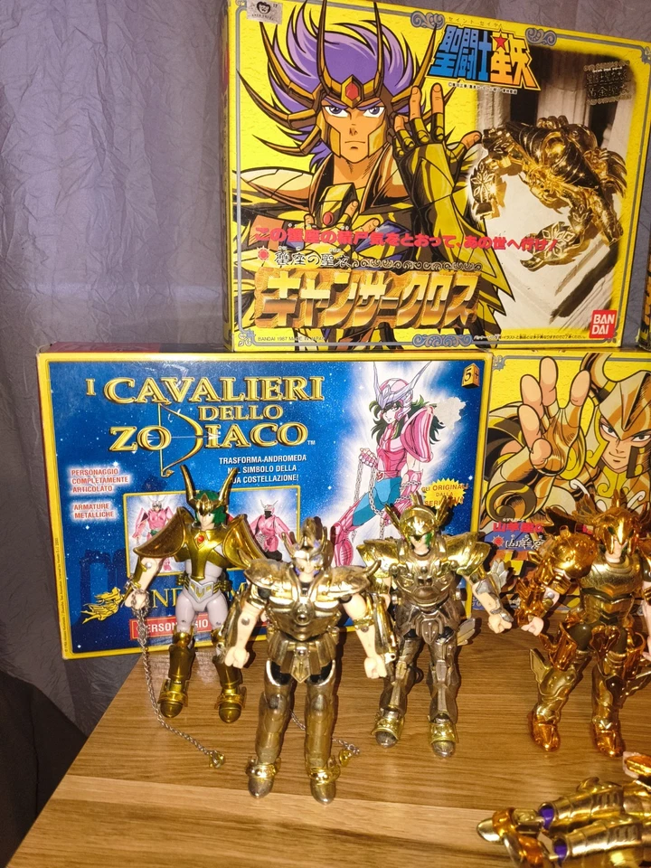 Saint Seiya bandai Vintage Lot 22 Figures + Arena Giochi Preziosi. - Image 3 of 4