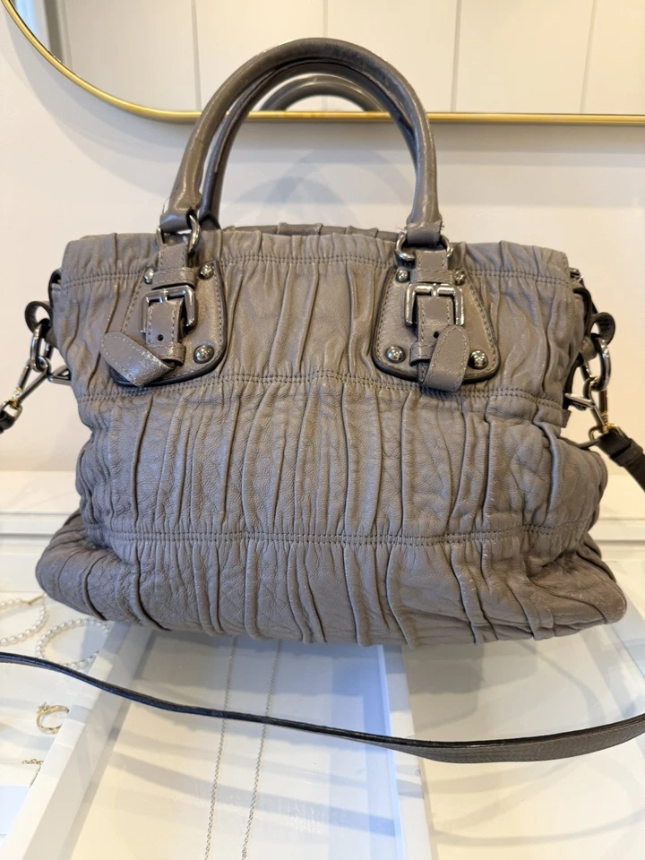 Sac À Main PRADA Nappa Gaufre Cuir Plissé Gris Argilla - Certifié ENTRUPY - Photo 2/4