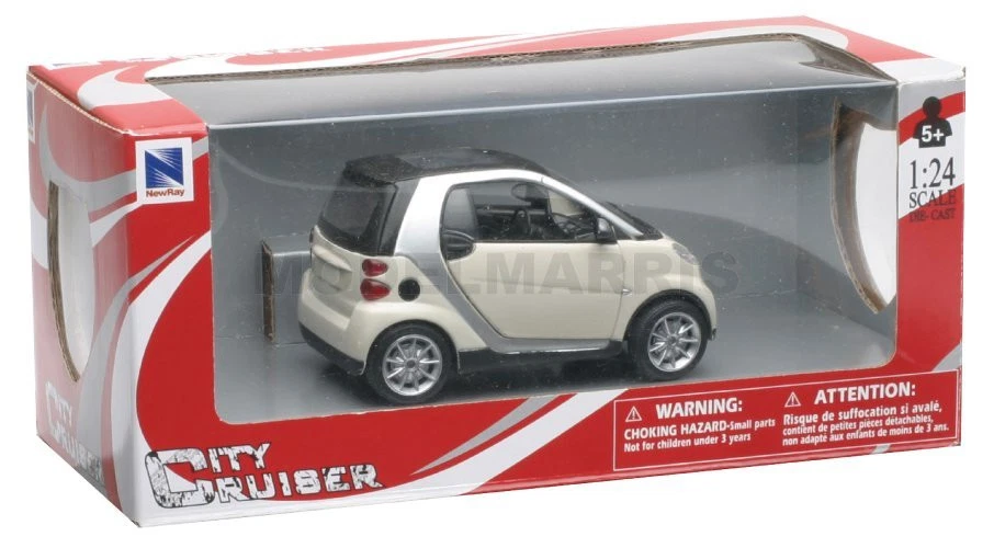 New Ray 71033 1/24 Smart Fortwo [3 Available Colors] - Image 4 of 4