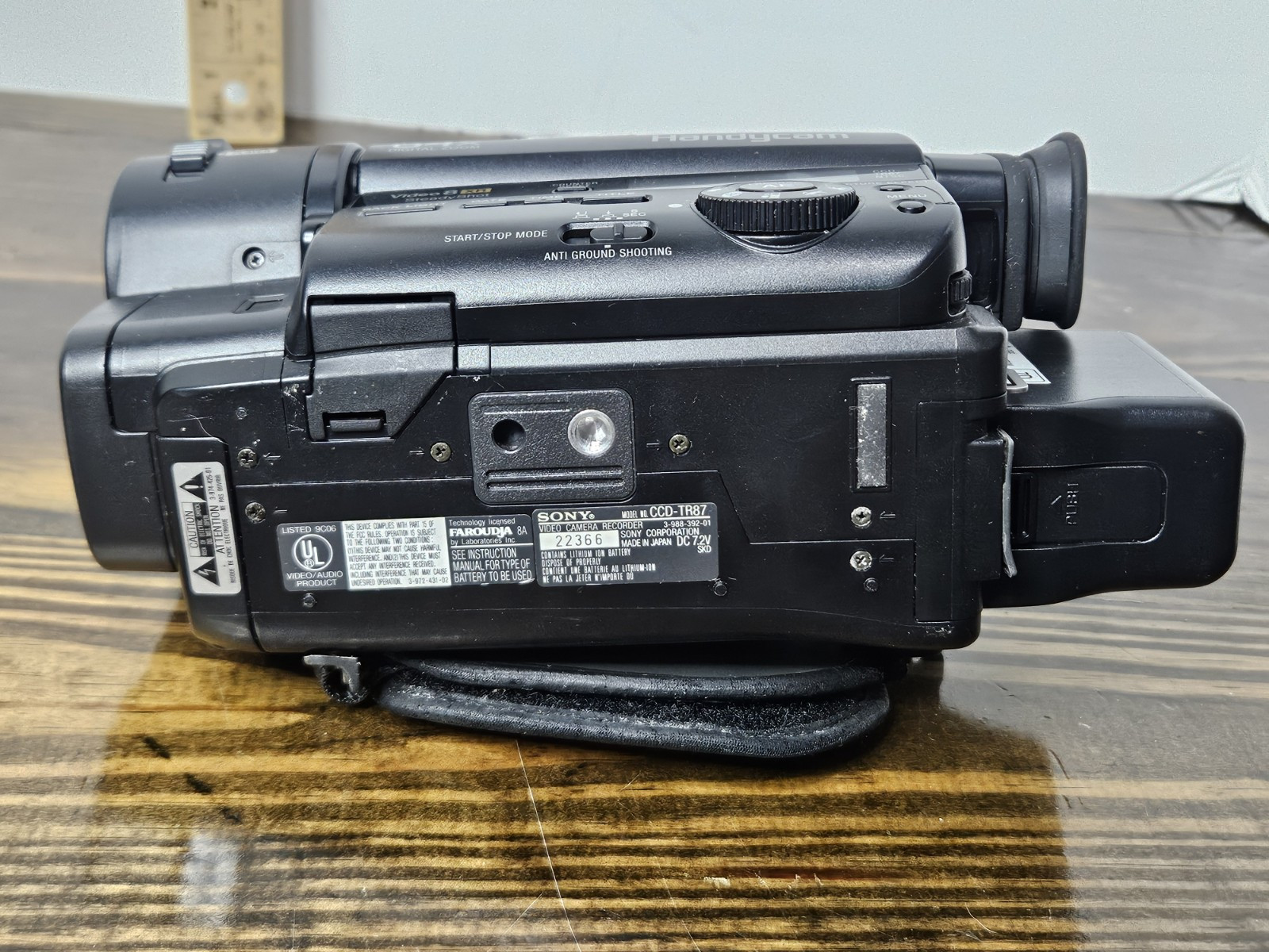Sony Handycam CCD-TR416 Hi-8 Analog Video Camcorder Bundle Works