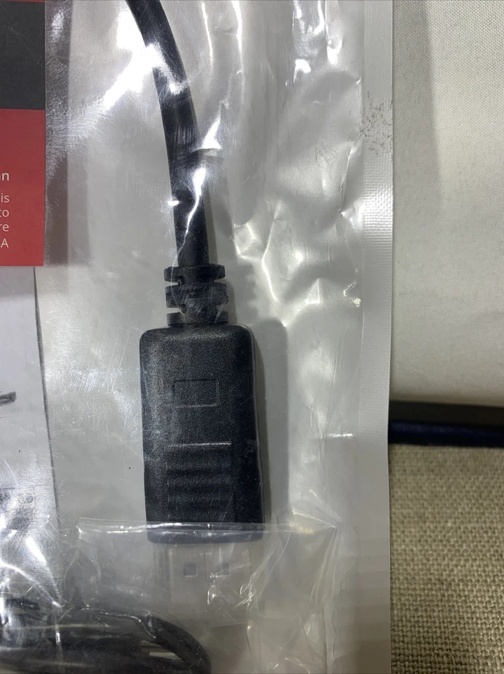 SIIG 1x2 DisplayPort [DP] 1.2 to 4KDisplayPort Multi-Monitor Splitter & Adapter - Image 4 of 4