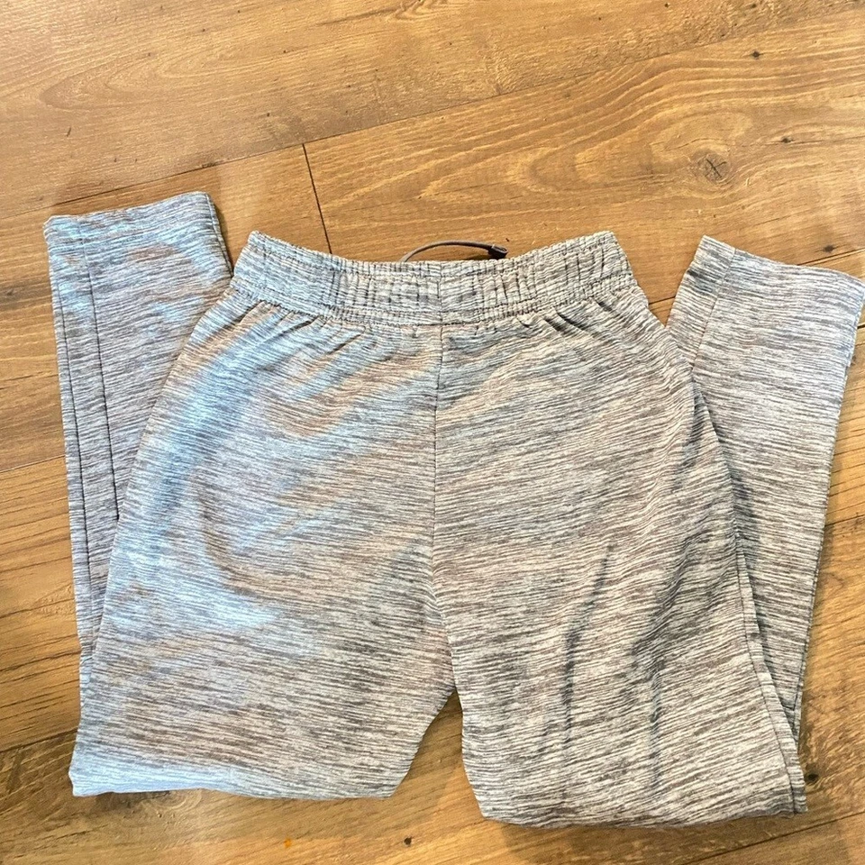 Pantalones deportivos Nike Dri Fit para niños, talla mediana juvenil, 100 % poliéster, gris jaspeado + logotipo Foto 2 de 4