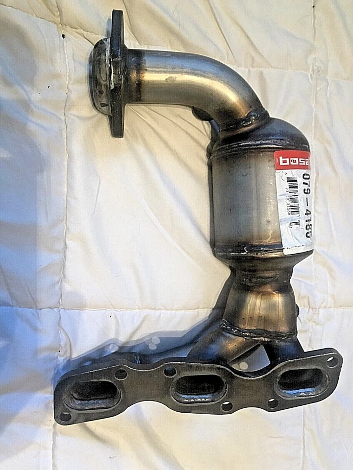 Convertidor catalítico Bosal 079-4185 para Ford Escape, Mazda Tribute y Mariner Foto 2 de 4