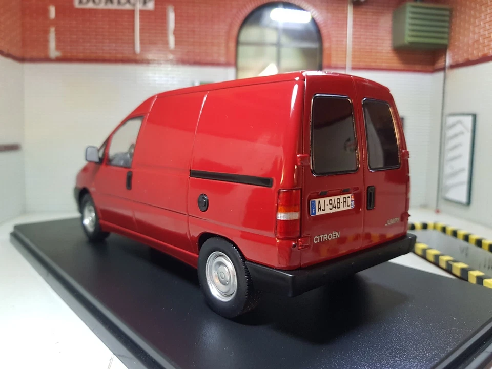 Citroen Dispatch Peugeot Expert Jumpy Fiat Scudo Van 1:24 Scale Model Altaya 199 - Image 2 of 4
