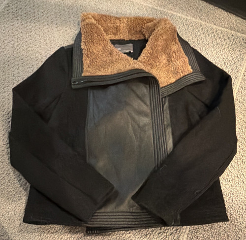 Vince. Girls Black Short Lined Zip Jacket w/ Faux Fur Collar Size L/G