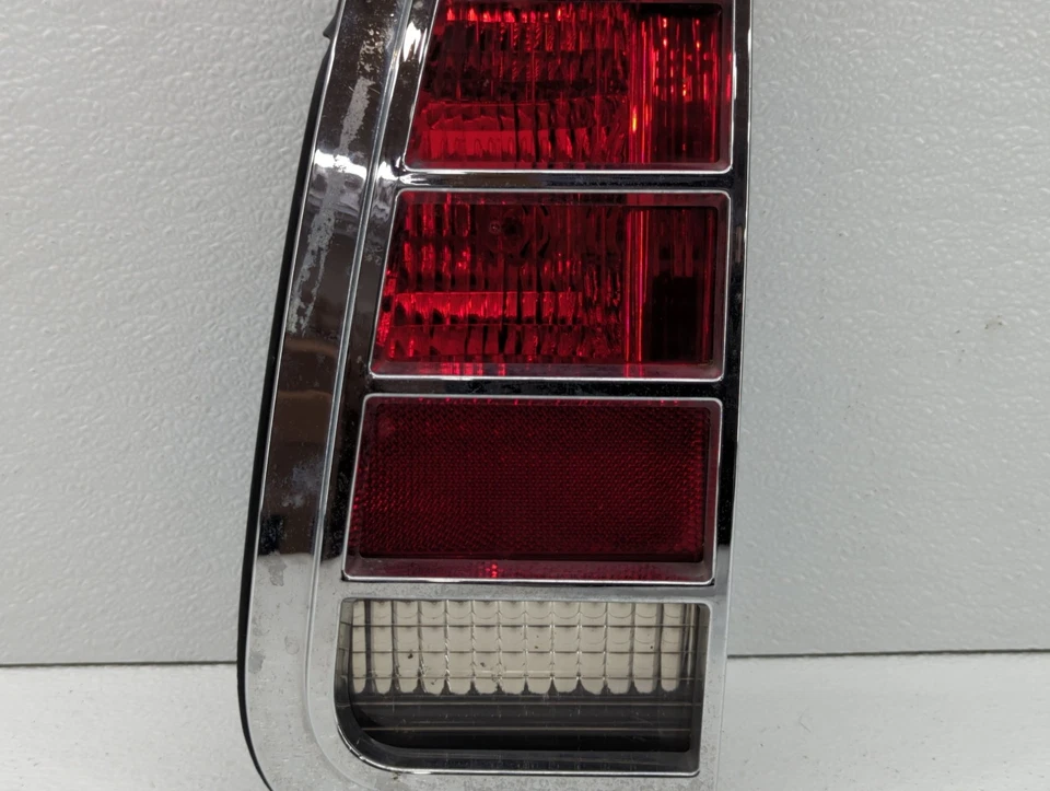 Luz trasera lateral derecha para pasajero Lincoln Aviator 2003-2005 OEM YYCGW Foto 3 de 4