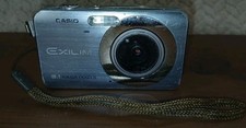 Casio Exilim 8.1MP Digital Camera Blue w/Battery For Parts or Repair 