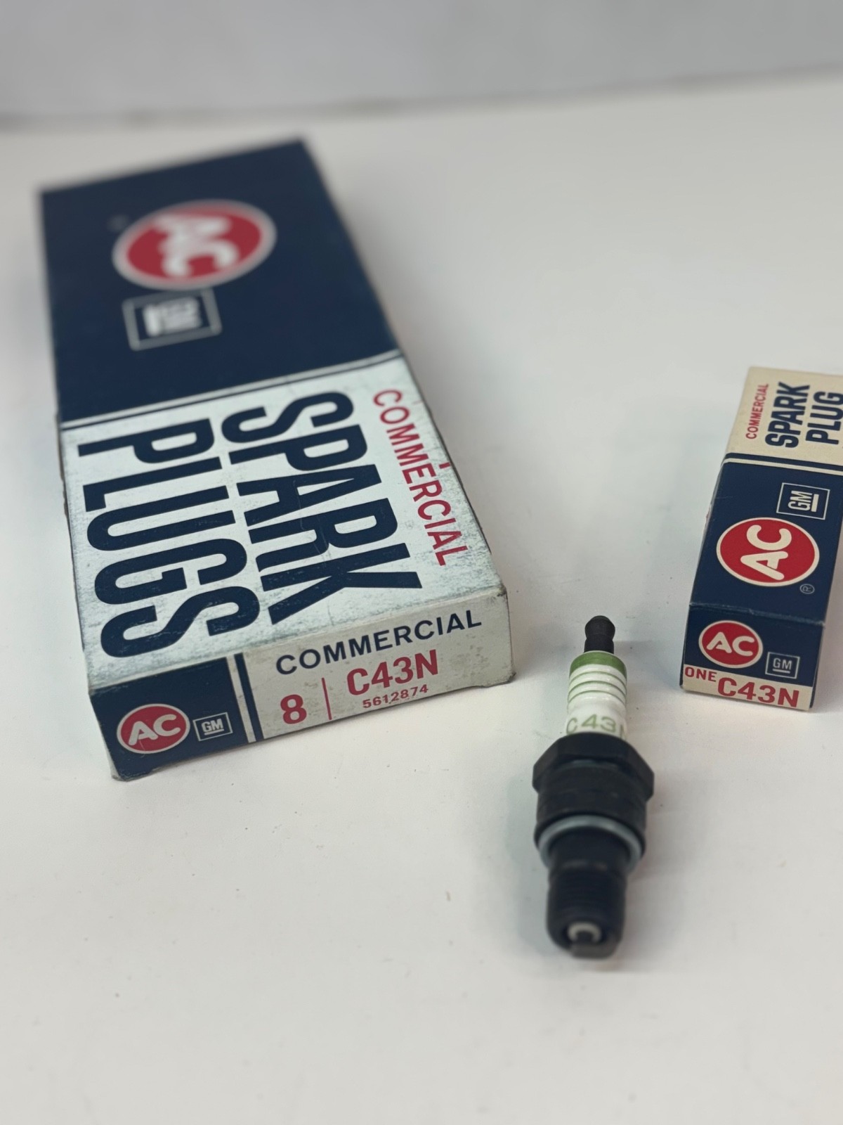 NOS VINTAGE AC DELCO #C43N GM #5612874 8 COMMERCIAL SPARK PLUGS