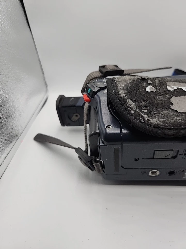 Videocámara Sony Handycam CCD-TRV118 NTSC Tape Hi8 - No alimentación no completamente probada. Foto 3 de 4