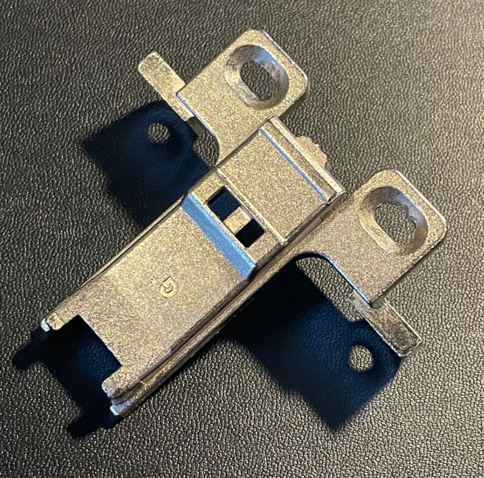 Grass Cabinet Hinge 048 Base Plate Face Frame Adapter Bracket For 1006-30 Hinge - Image 2 of 4