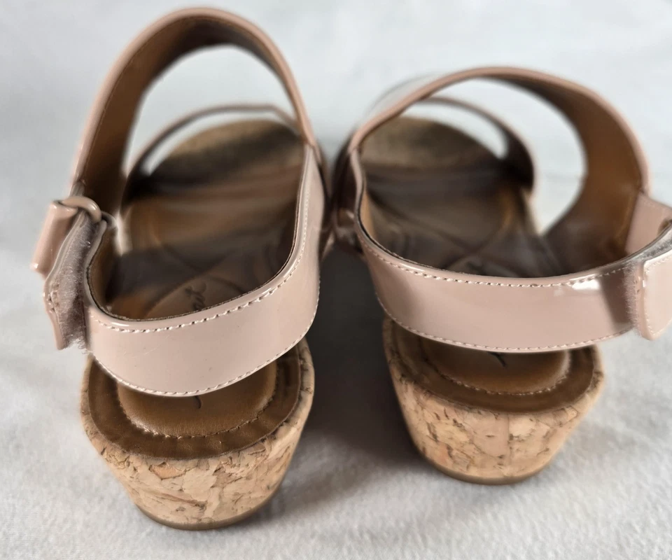 Zapatos Easy Spirit para mujer talla 8,5 beige charol corcho cuña sandalias correa comodidad Foto 3 de 4