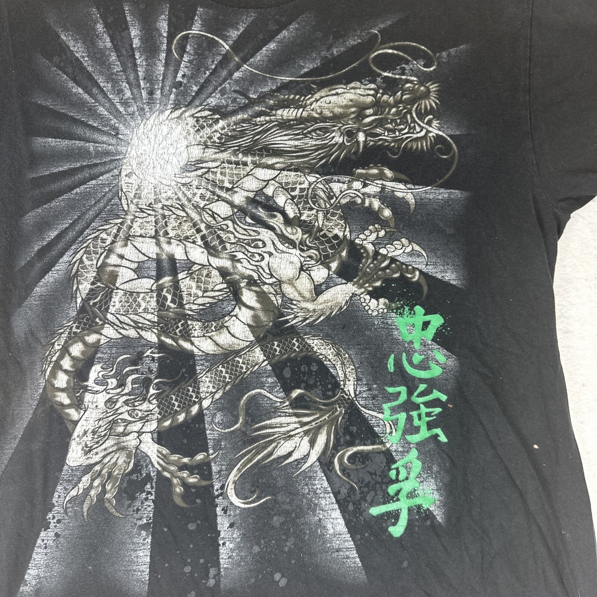Vintage Y2K Black Mens Size XL Tshirt Dragon Skulls Grunge GRAPHIC