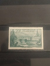 Timbre FRANCE Yt 394 ** Petit Défaut   Ref 817