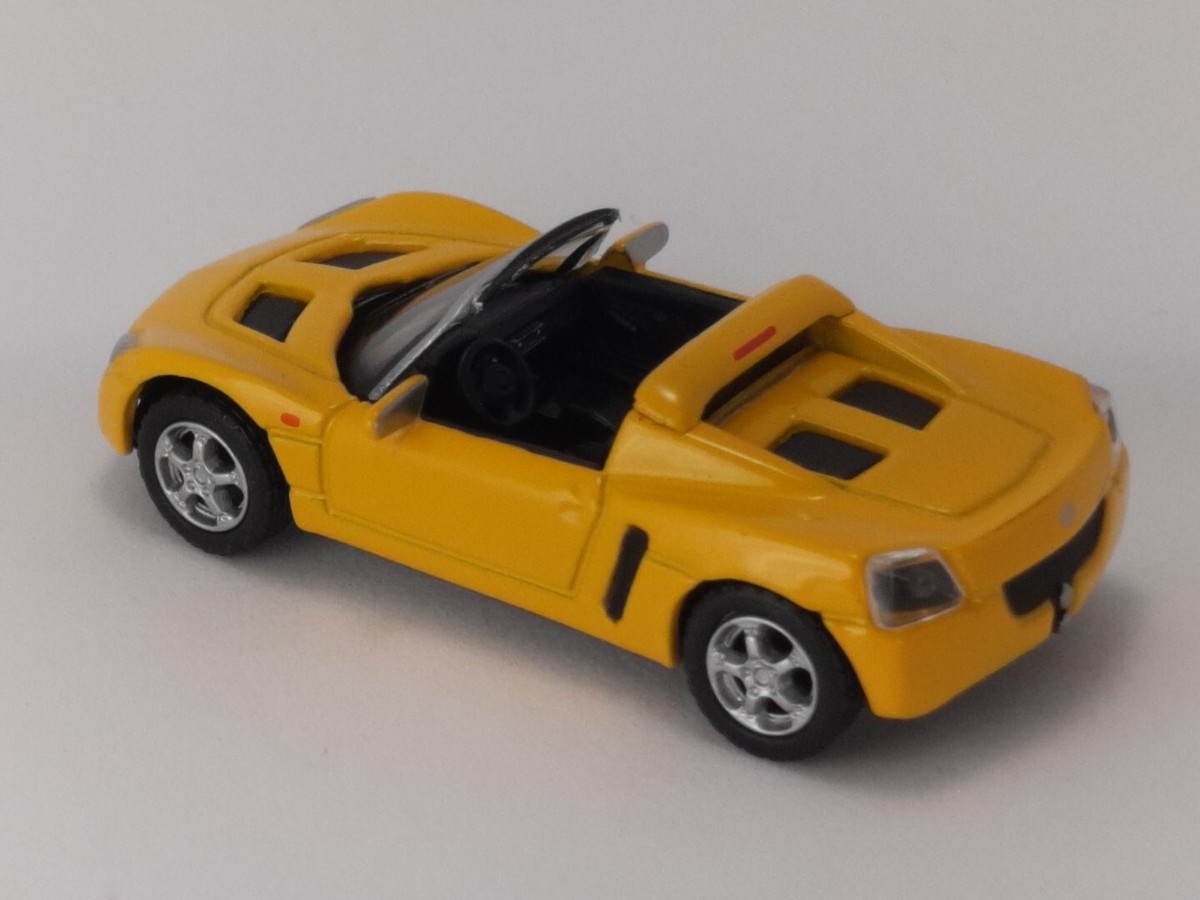 2001 - 2006 Opel Speedster Taga-Top Mid-Engine Car 1/72 Scale