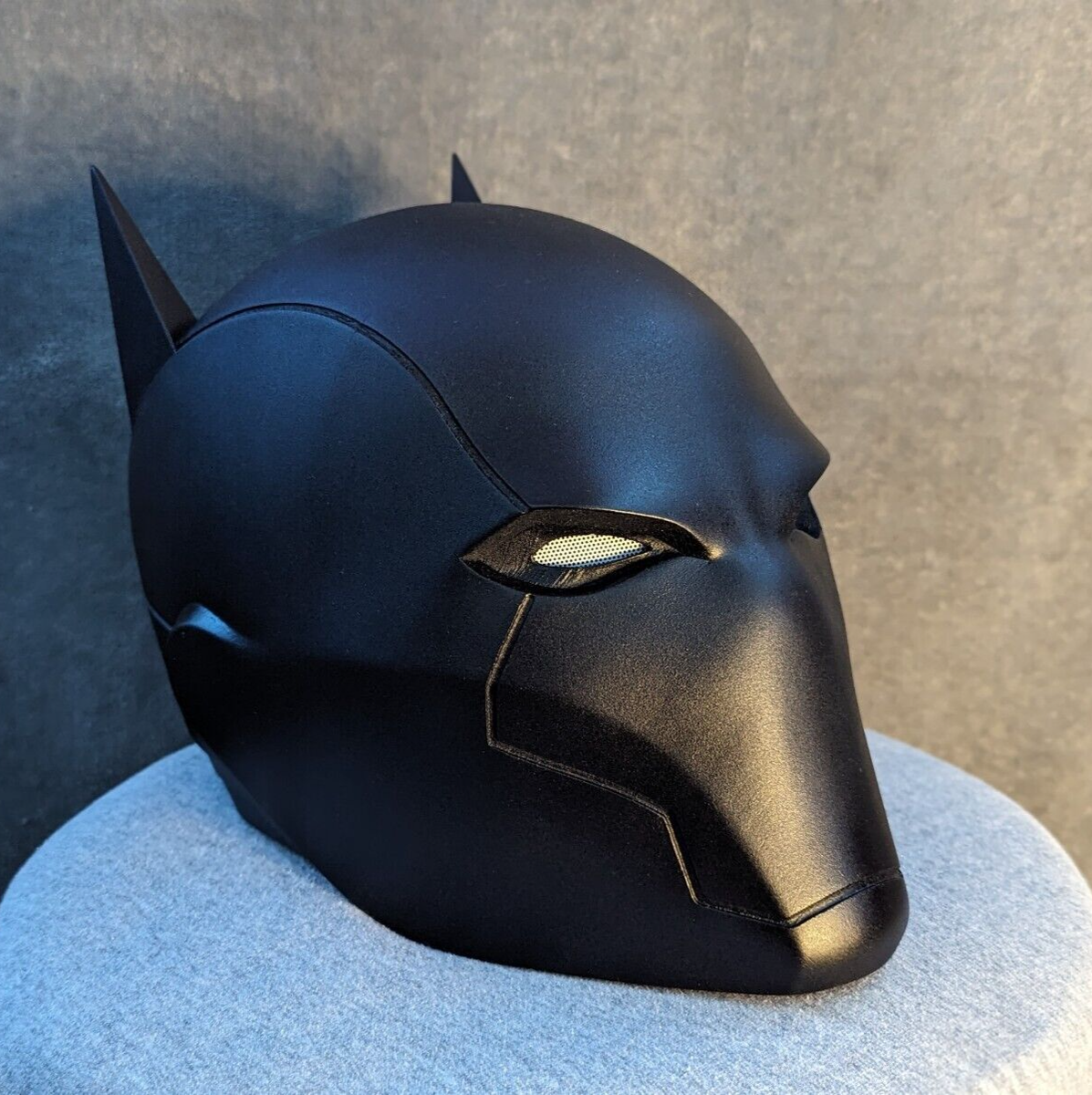 batman beyond motorcycle helmet Black with Black Visor RHEON Audio / Comms Tech Shockwave Bluetooth Audio ready *Sold separately Chinstrap Batman Beyond Inspired Black Padded