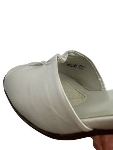 Vintage Y2K Caressa Slip on Ivory Heels Wedding Shoes Womens 8.5M Mules - Picture 9 of 10