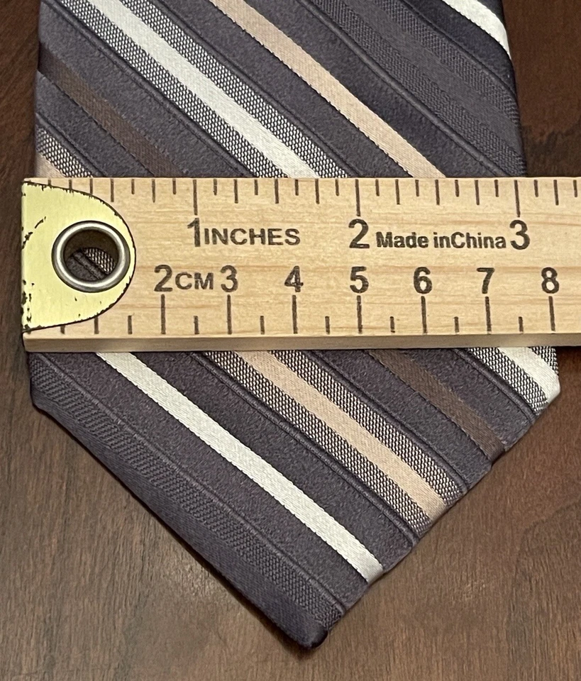 Corbata de cuello para hombre Claiborne gris 100 % seda hecha en China Foto 4 de 4