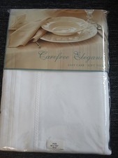 VTg New Bardwil Linens Carefree Elegance White Easy Care 60x102 Oval Tablecloth