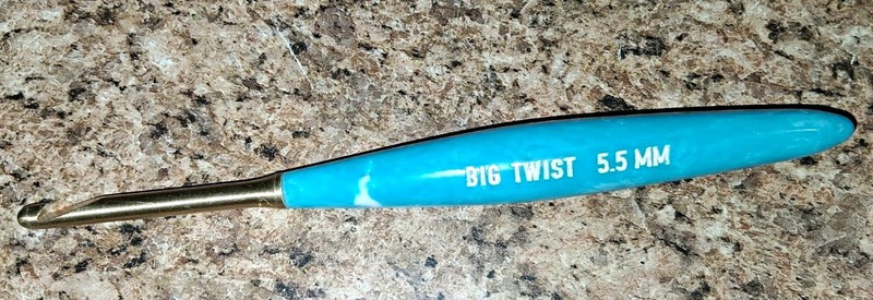 Big Twist Big Twist 5.5mm Crochet Hook with Blue Handle