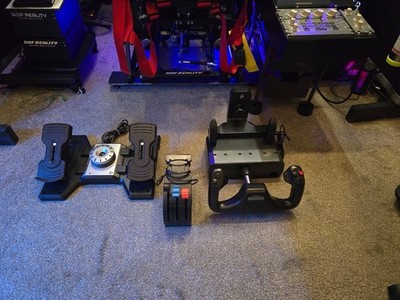 Logitech G Pro Flight Yoke System + Pro Flight Rudder Pedal System