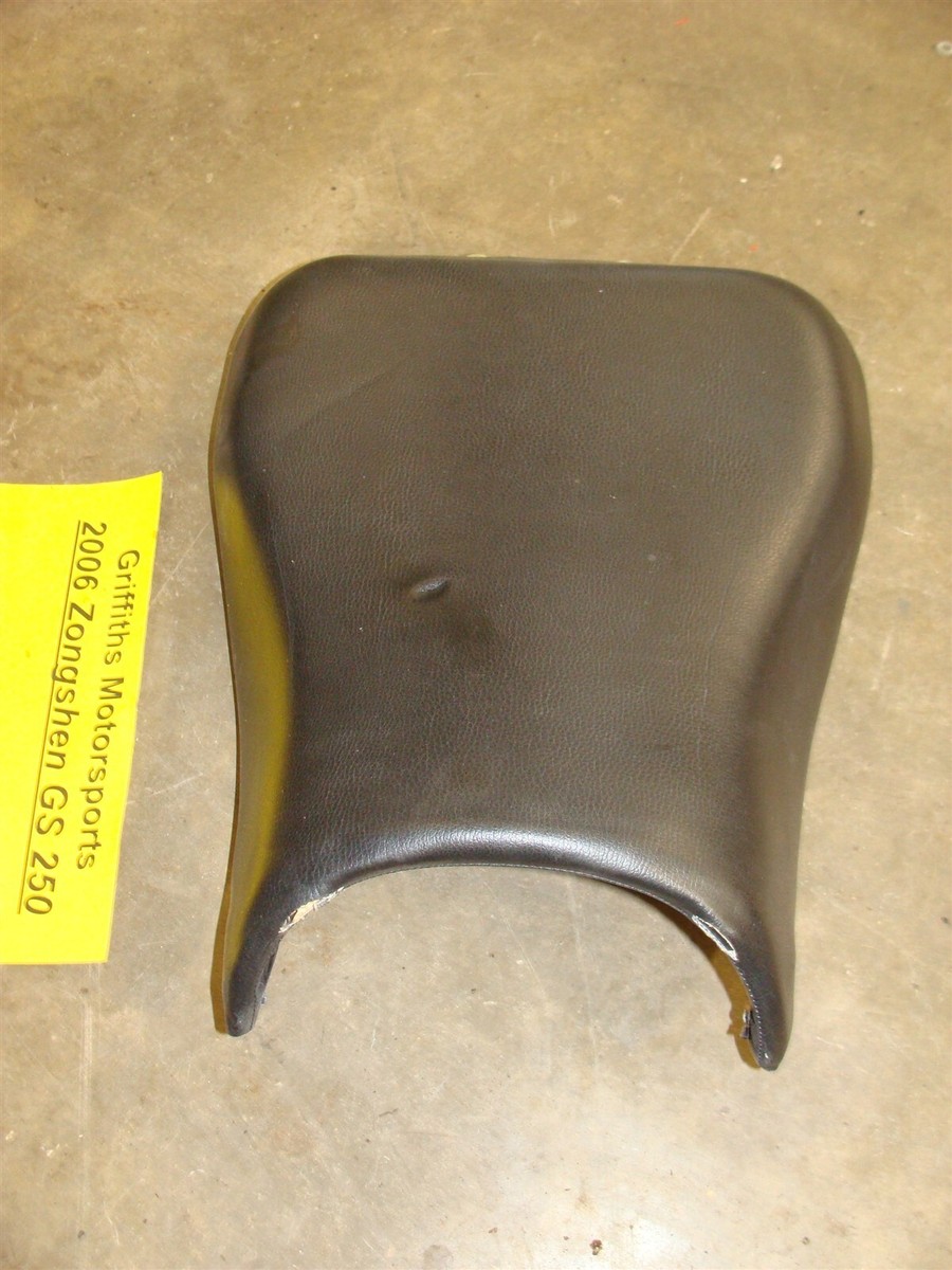   ペンダン　2006年製 2006 Zongshen zs gs 250 sport bike MAIN FRONT OEM SEAT BASE