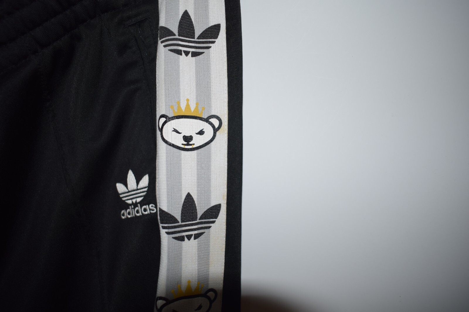 Adidas Originals x Nigo SAMPLE Super Star Track Pants Retro Bear Black RARE Sz M image 4