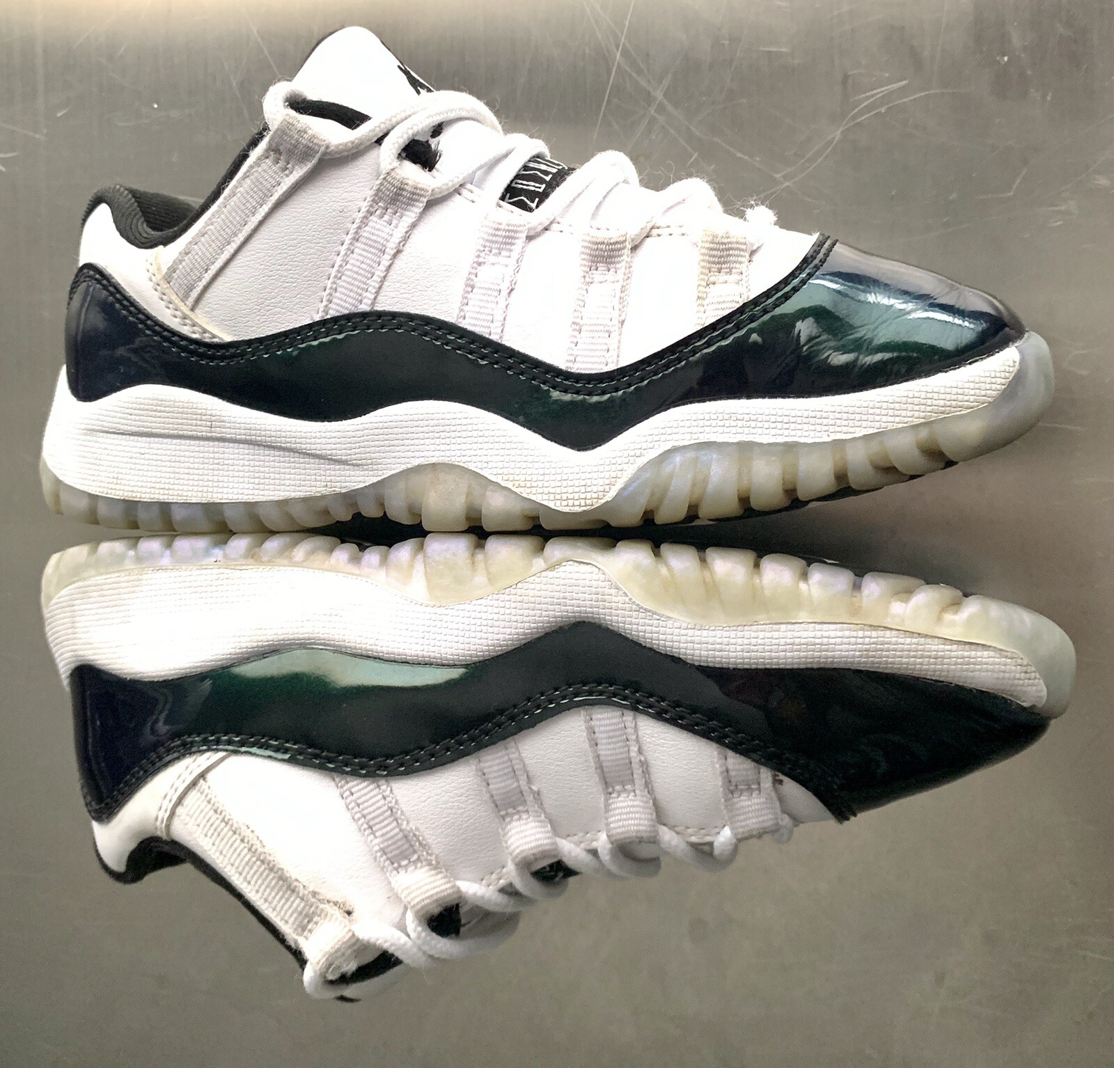 jordan retro 11 emerald green