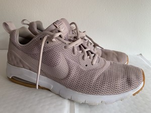 womens nike trainers size 9