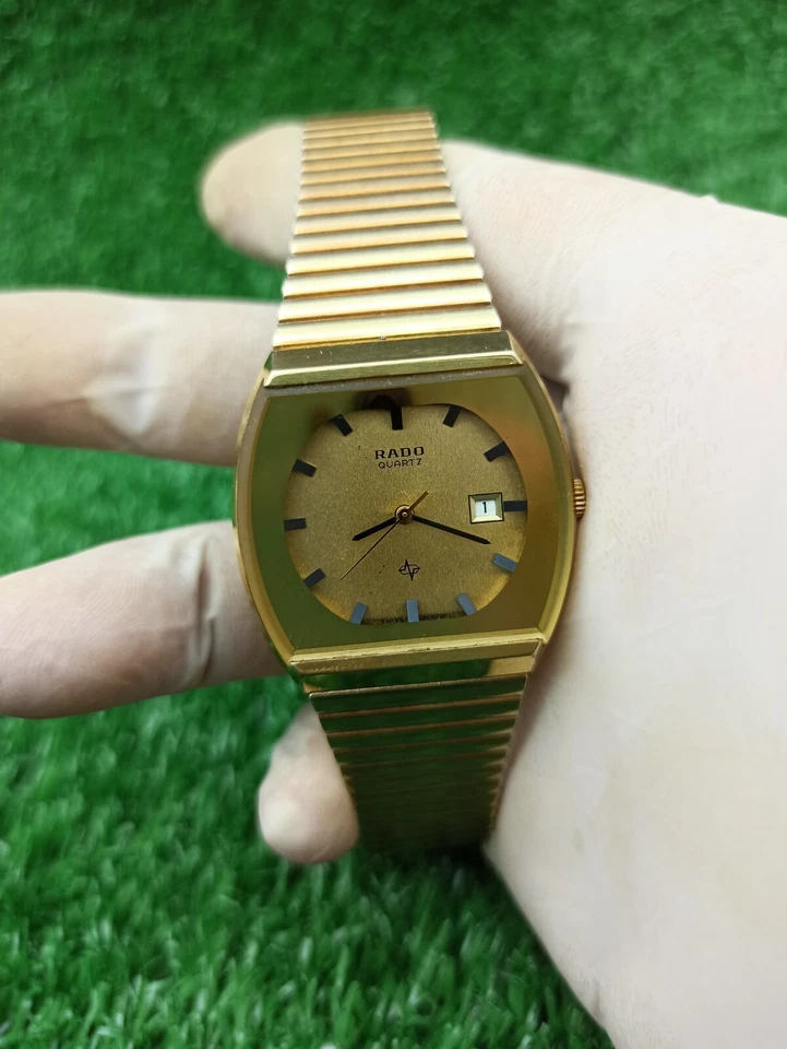 RELOJ CLÁSICO DORADO RADO FLORENCE ESFERA CUADRADA MOVIMIENTO DE LOS AÑOS 90 SUIZO RARO COMO NUEVO Foto 2 de 4