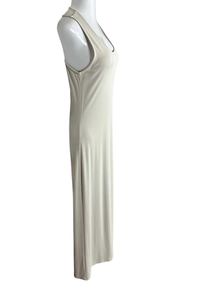 Maxi Vestido sin Mangas Emanuel Ungaro Beige Abertura Lateral Talla Grande Minimalista Foto 2 de 4