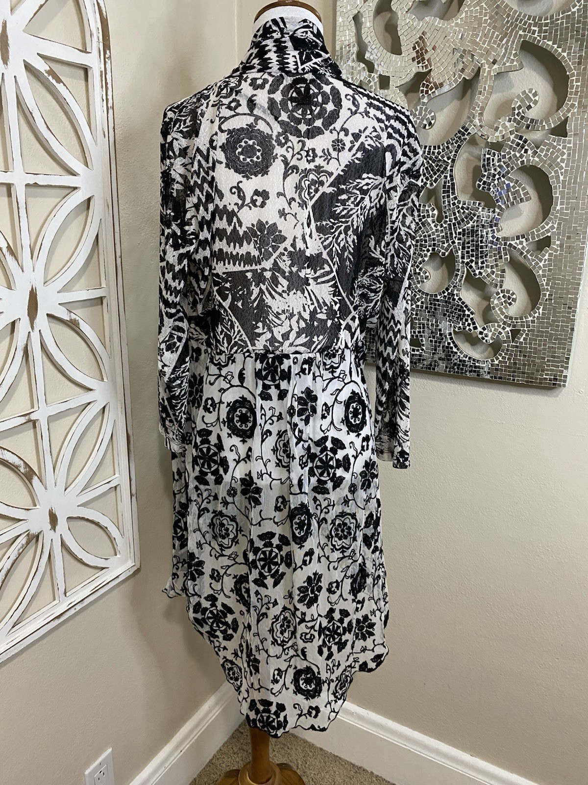 MULTIPLES medium NYLON MESH BLACK WHITE FLORAL PR… - image 3