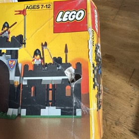 Vintage Lego #6059 - CASTLE KNIGHTS STRONGHOLD INCOMPLETE w/BOX No Horse