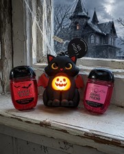 BATH  BODY WORKS SPOOKY KITTY CAT LIGHT UP SANITIZER HOLDER Free SANITIZER