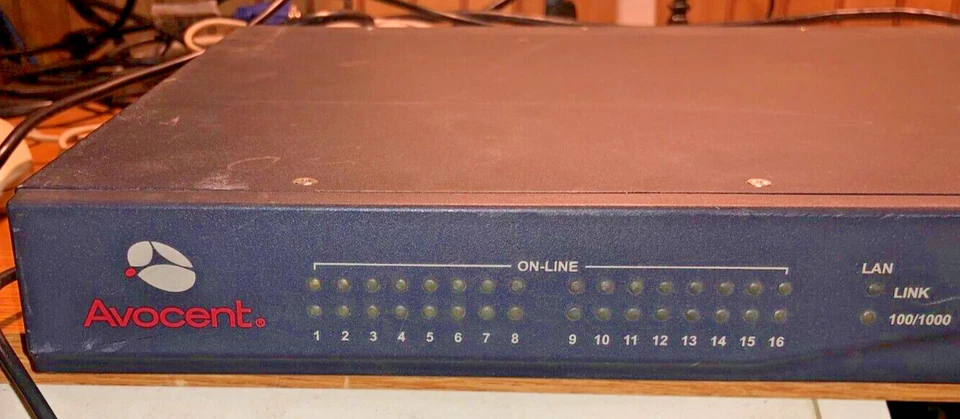 Avocent AutoView AV3200 16-Port Digital KVM Switch P/N: 520-473-504 - Image 3 of 4