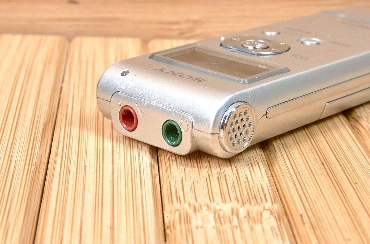 Sony ICD-UX71 Digital Voice Recorder, 1GB (Silver) | eBay