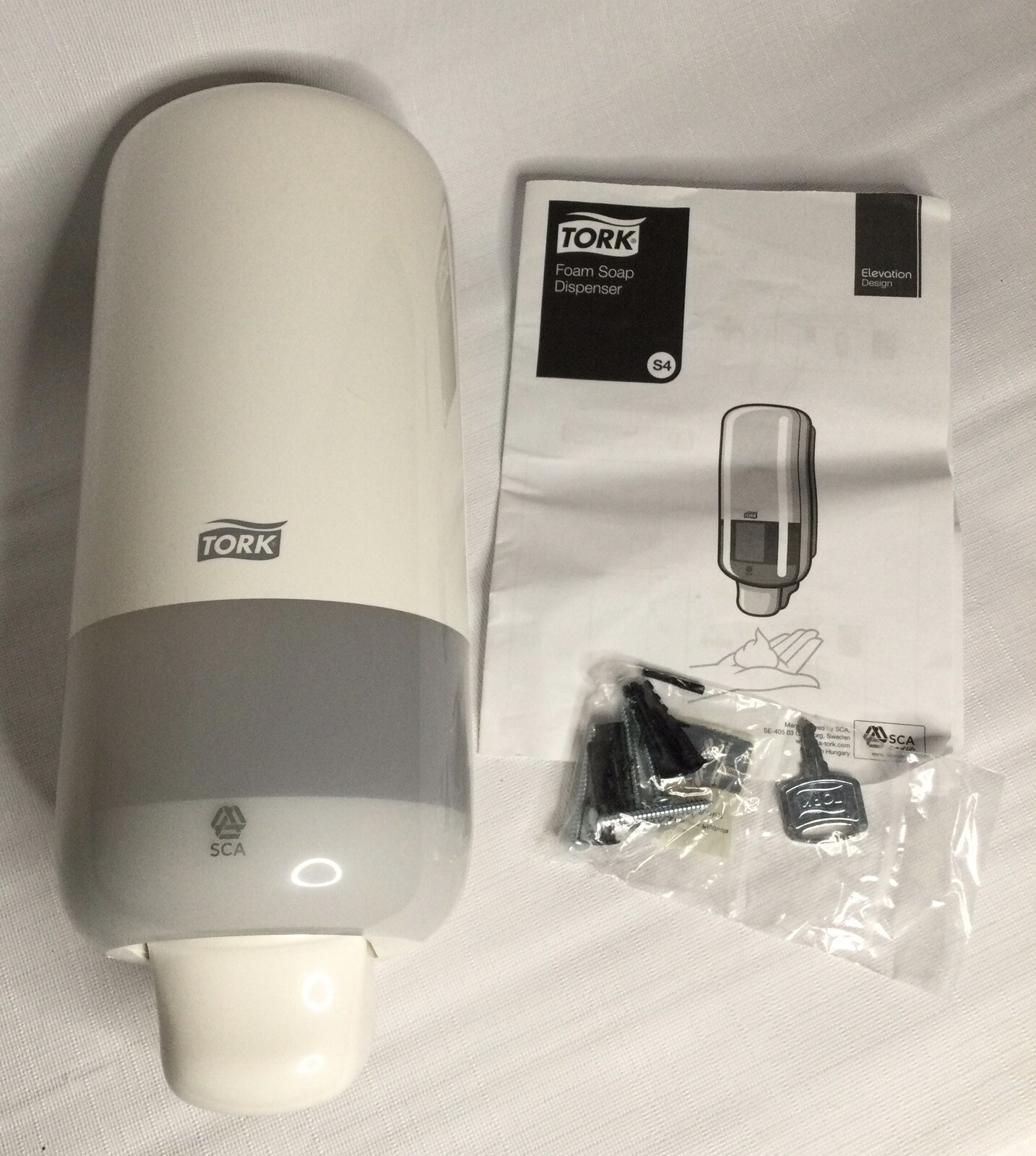 571501 White, Complete With Key