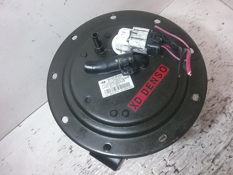 2004-2006 Hyundai Elantra Fuel Pump Assembly 31110-2D531 2.0L 4 Cylinder - Image 3 of 4