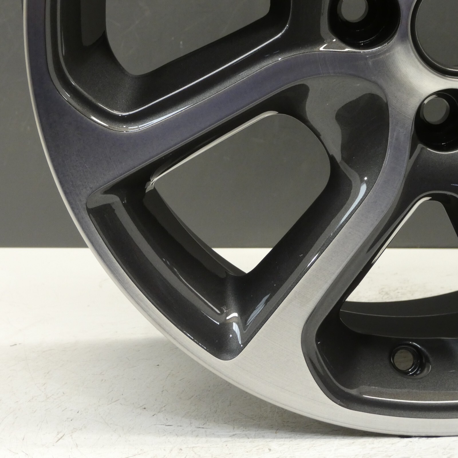 Kia PICANTO 2018 Alloy Wheel Part No 52910 G6400 6.5x16 Et51 for 
