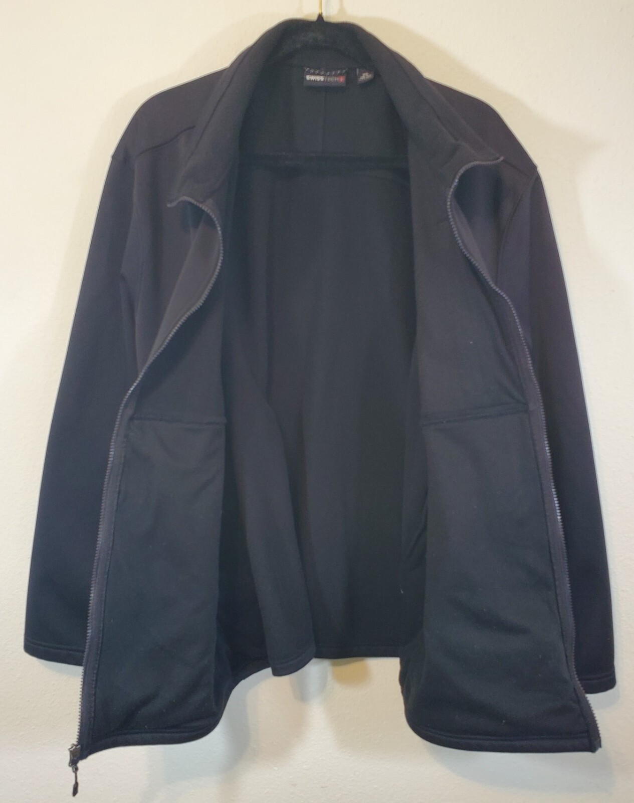 Swiss Tech Black Soft Shell Windproof Full Zip Ja… - image 4