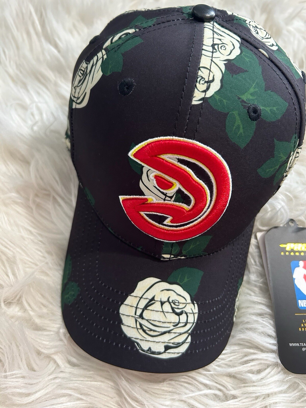 Pro Standard Atlanta Hawks Black Adjustable  Rare ROSES NBA CAP HAT New
