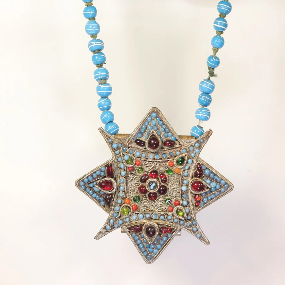 Antigua caja de oración tibetana Ghau Gau estrella colgante collar de cuentas de vidrio 16" Foto 2 de 4