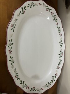 Oval Platter 20" X 14.5” Christmas Better Homes & Garden Mistletoe Heritage READ