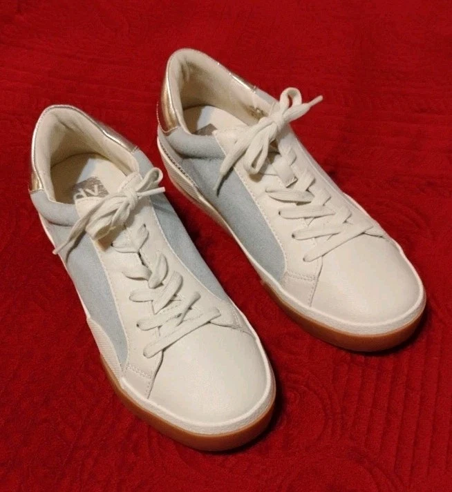 Zapatillas Dolce Vita Harryson blancas, plateadas y denim para mujer talla 9 usadas en excelente estado Foto 2 de 4