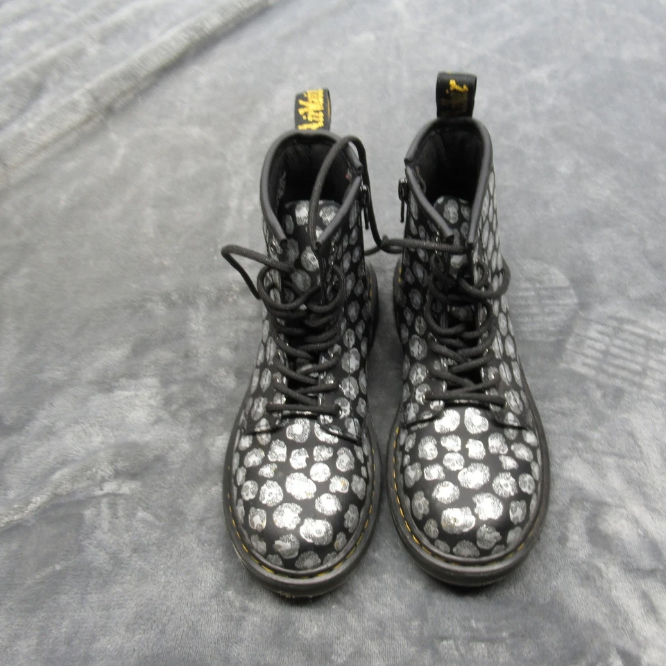 Botas Dr. Martens Juveniles 2 Plateadas Metálicas Estampado Leopardo Cuero Cremallera Lateral Con Cordones Foto 3 de 4
