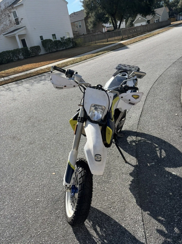 2016 Husqvarna 701 enduro  - Image 2 of 4