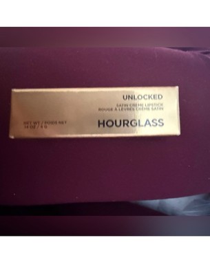 Hourglass Lipstick Flora 330 Satin Stick CAB2 0.14 oz 4 g 12M