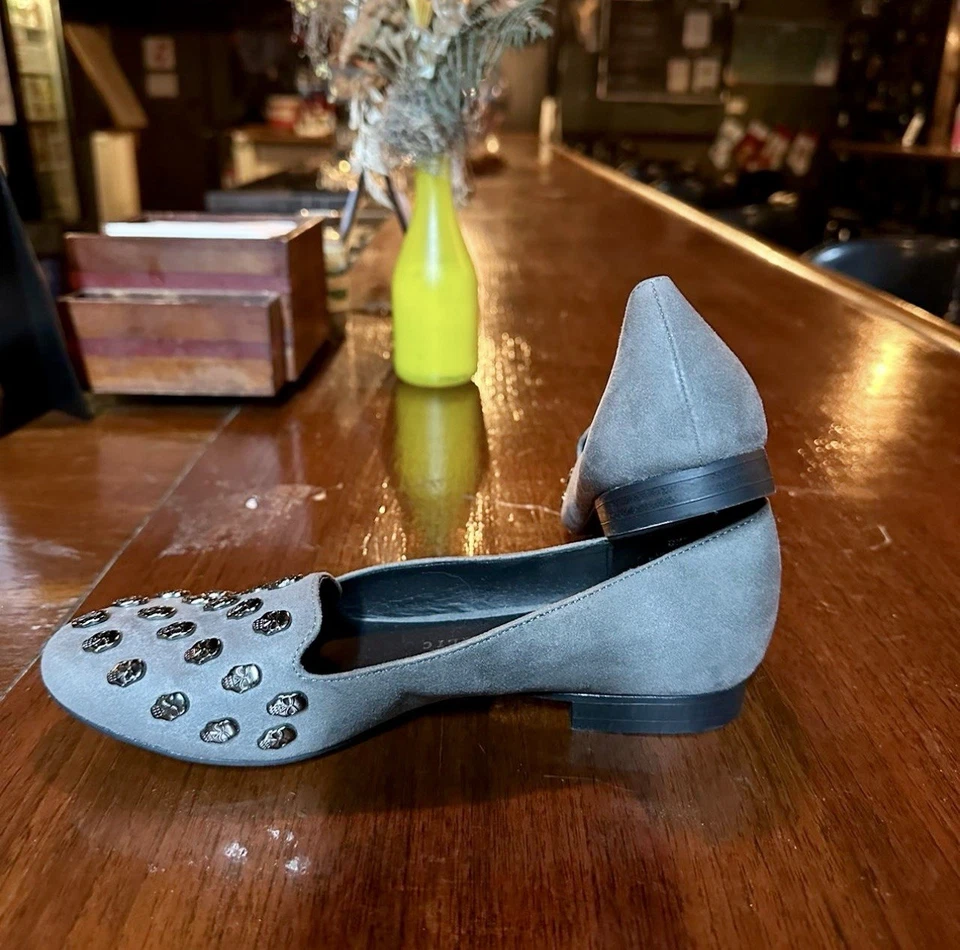 Rock and Republic Gris Gamuza y Metal Plateado Tachuelas Calaveras Planas Para Mujer EE. UU. 6 NUEVO SIN ETIQUETAS Foto 4 de 4