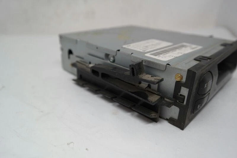 95 96 00 01 02 CHEVY SUBURBAN 1500 AUDIO EQUIPMENT REMOTE CASSETTE PLAYER - Image 4 of 4